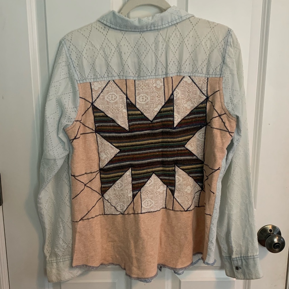 BKE Embroidered Button Up Size Medium